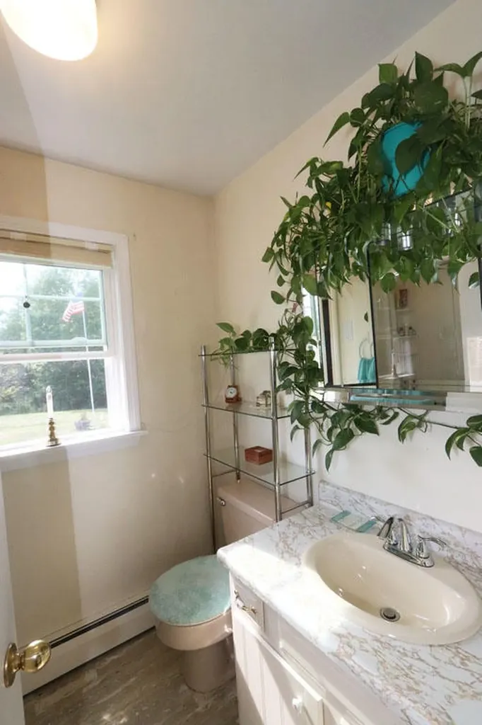 738 Levenseller Road Holden ME 04429