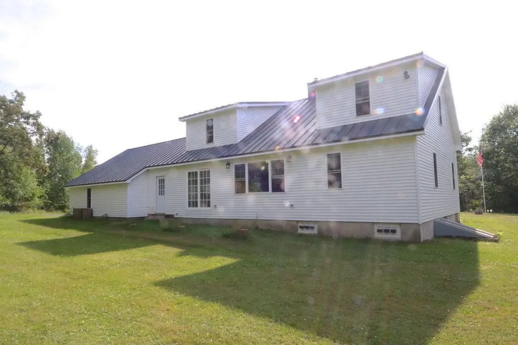 738 Levenseller Road Holden ME 04429
