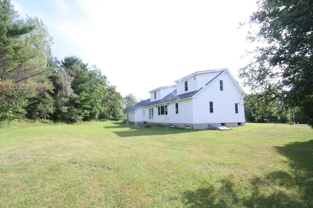 738 Levenseller Road Holden ME 04429