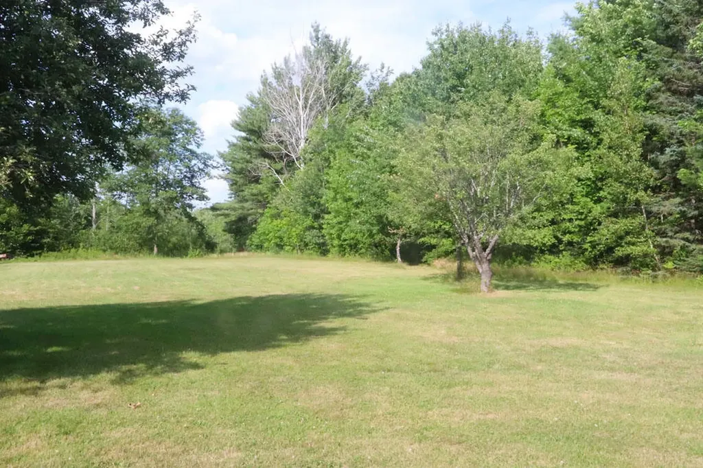 738 Levenseller Road Holden ME 04429