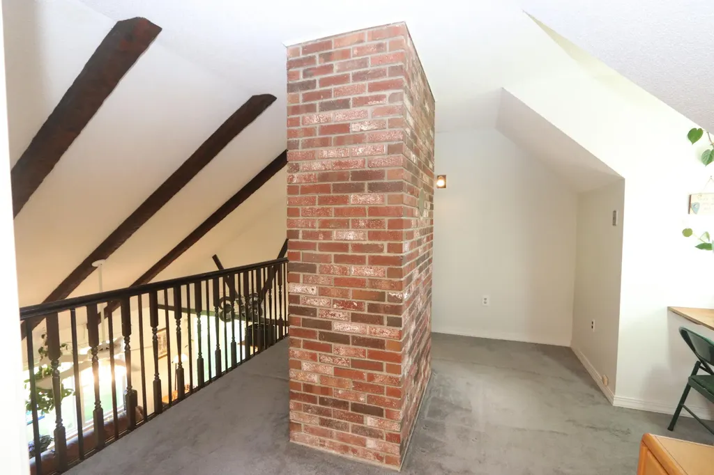738 Levenseller Road Holden ME 04429