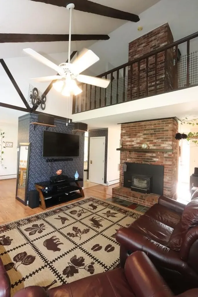 738 Levenseller Road Holden ME 04429