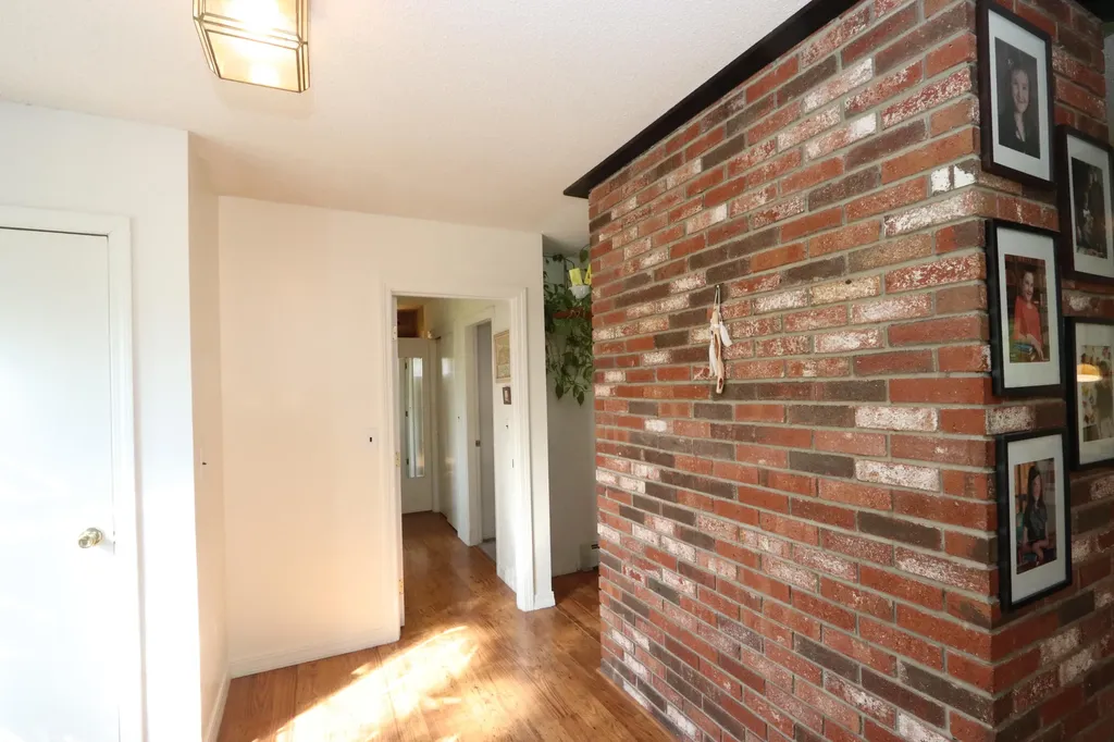 738 Levenseller Road Holden ME 04429