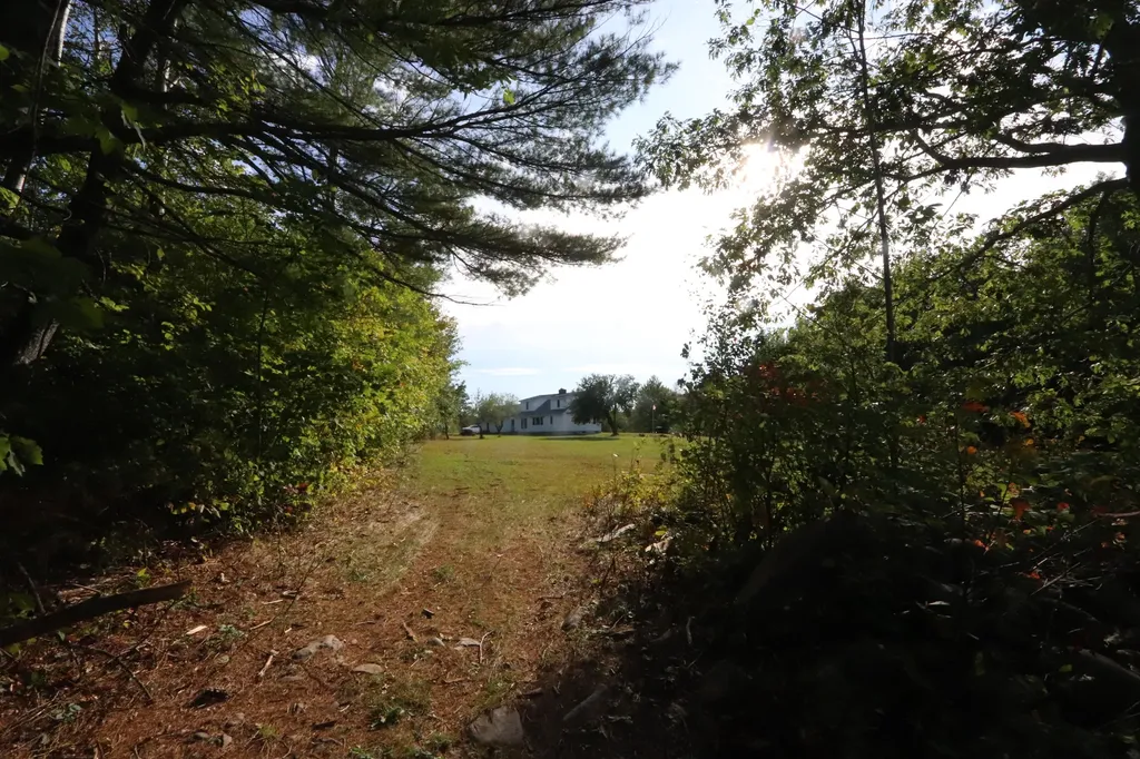 738 Levenseller Road Holden ME 04429