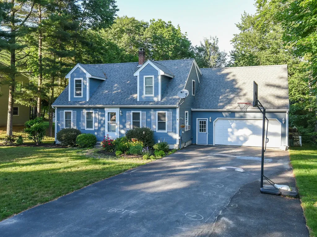 6 Surrey Lane Scarborough ME 04074