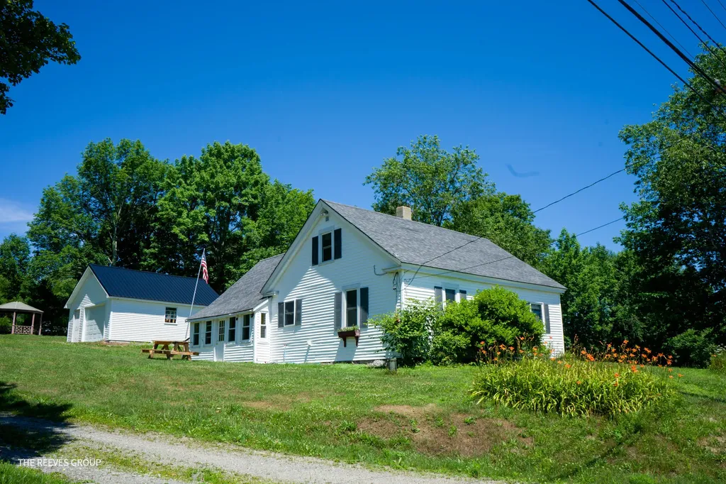 1042 Western Avenue Hampden ME 04444