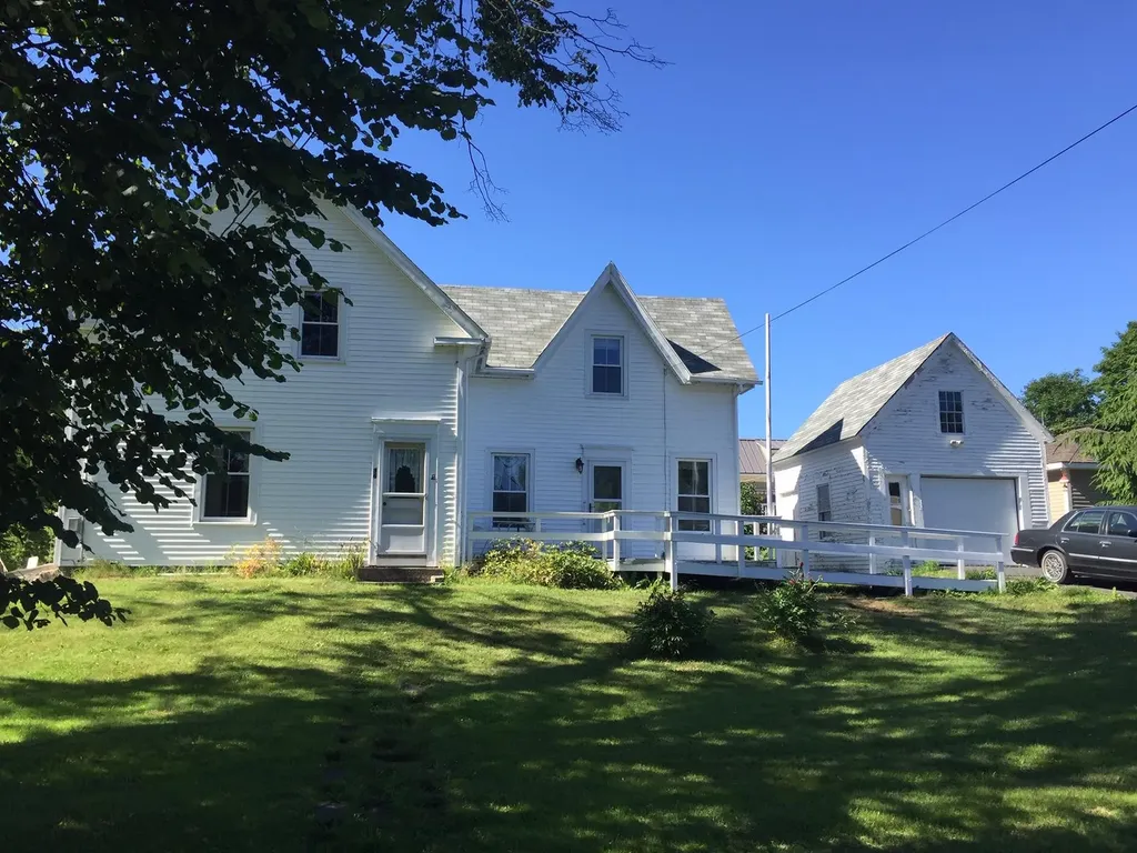 96 E Main Street Vinalhaven ME 04863