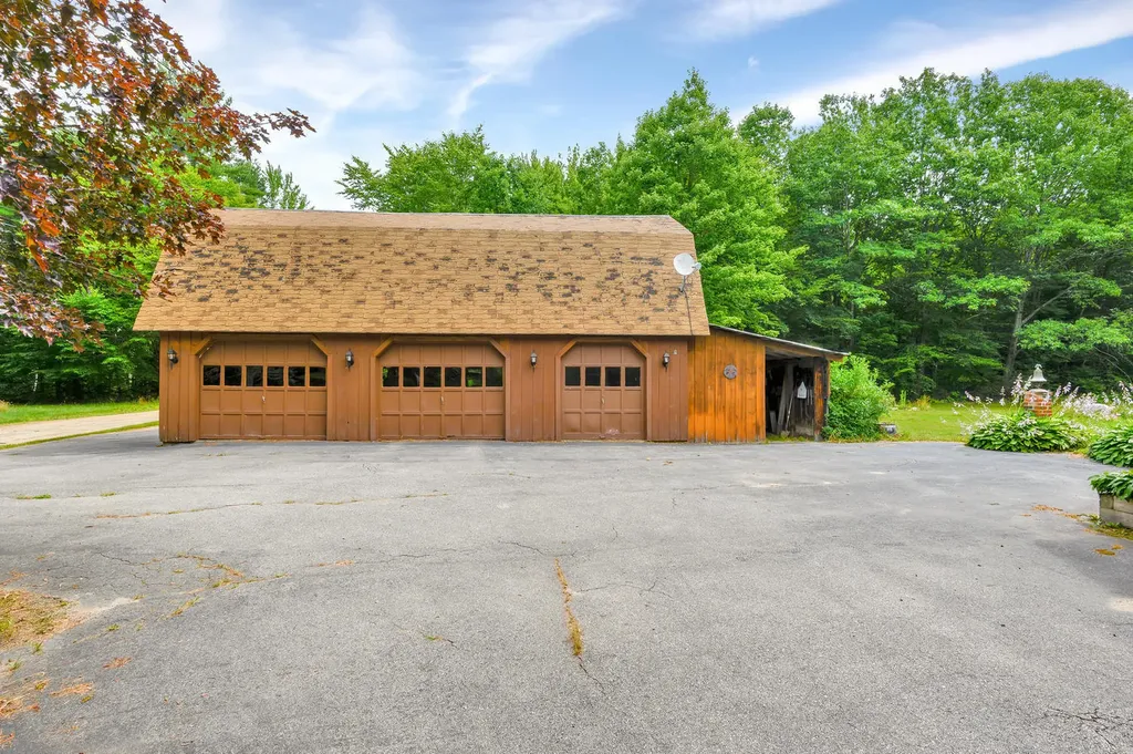 7 Friendly Acres Harrison ME 04040