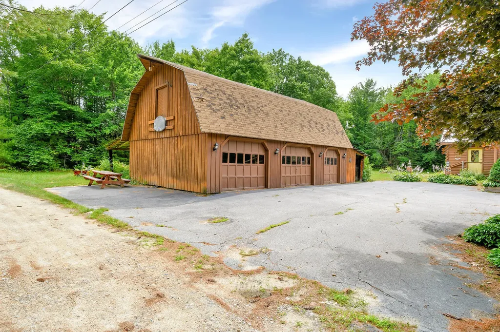7 Friendly Acres Harrison ME 04040