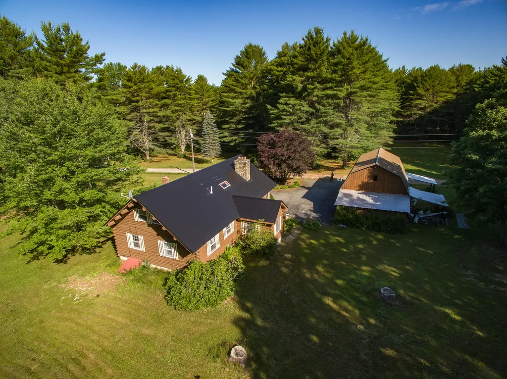 7 Friendly Acres Harrison ME 04040