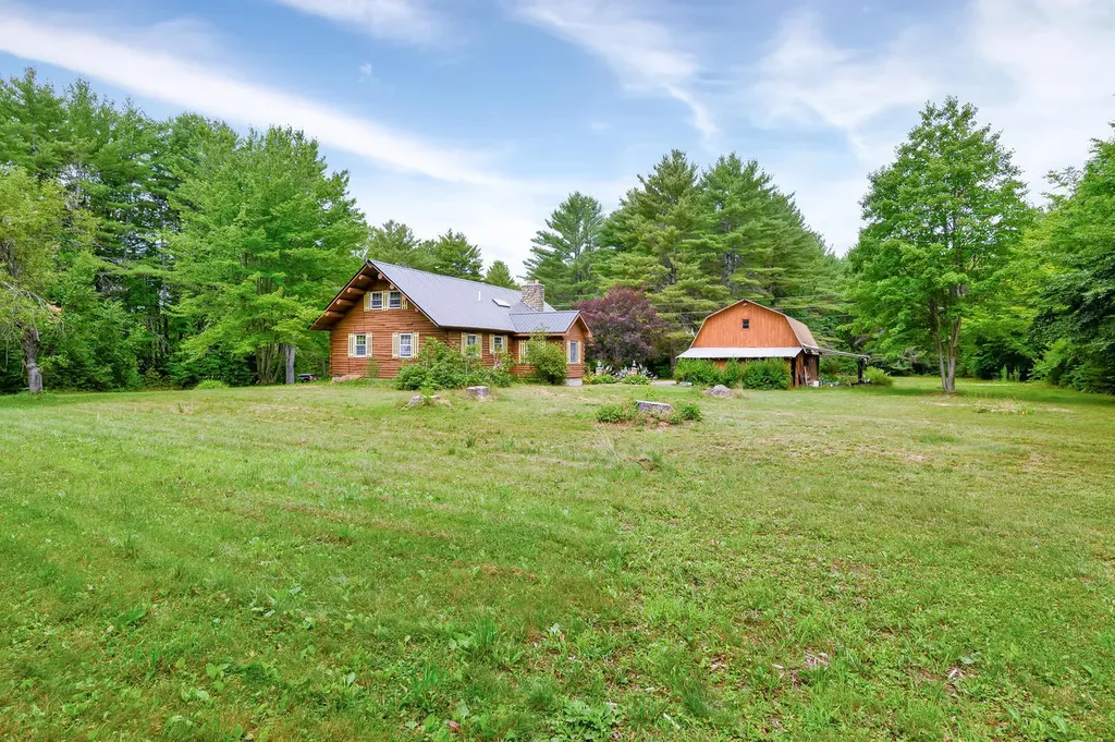 7 Friendly Acres Harrison ME 04040