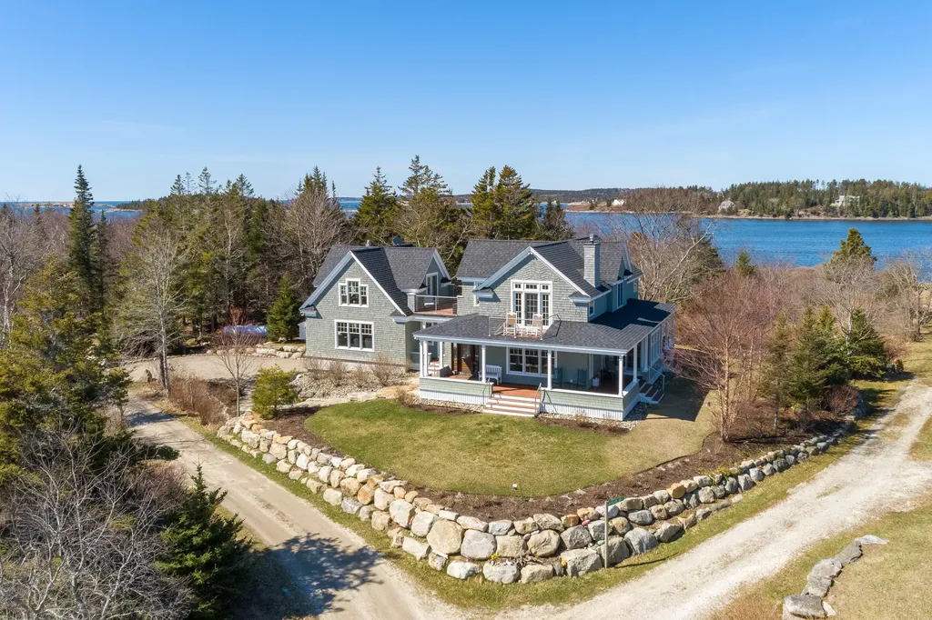 805 Indian Point Road Georgetown ME 04548