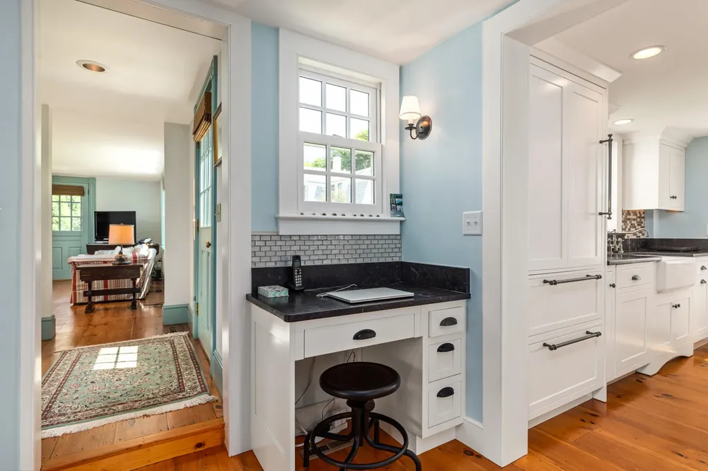 438 York Street York ME 03909