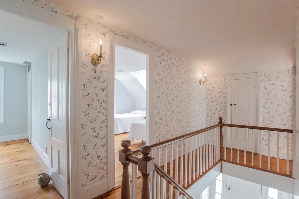 438 York Street York ME 03909