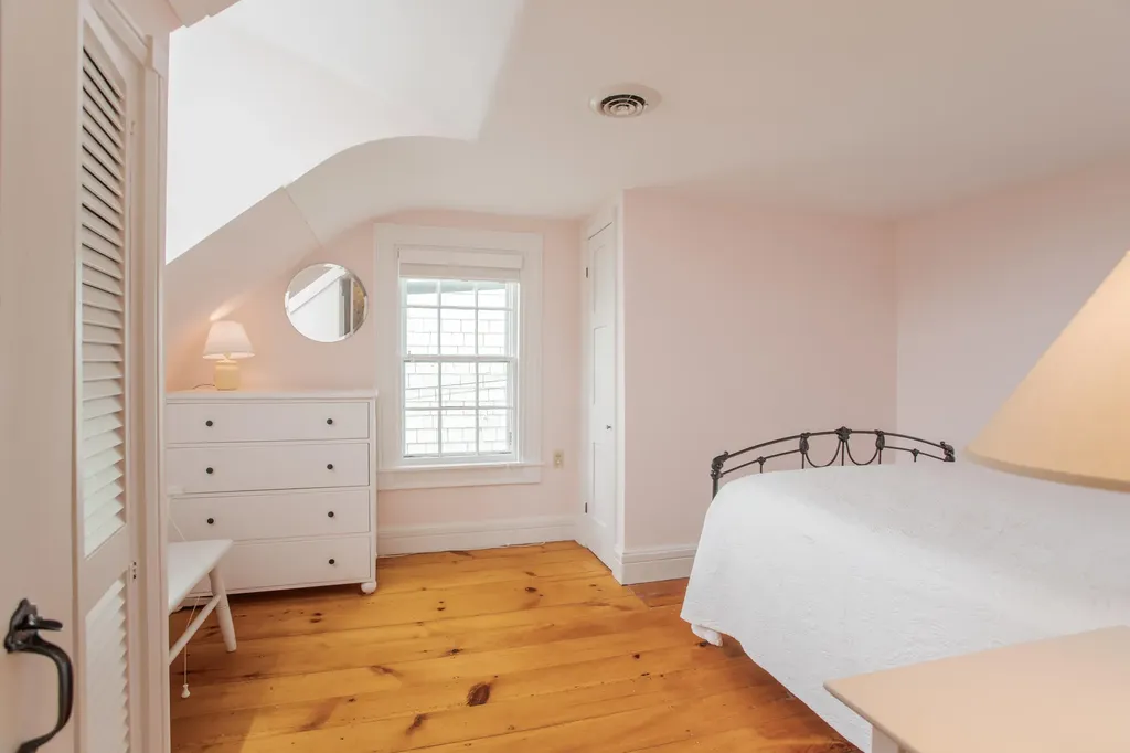438 York Street York ME 03909
