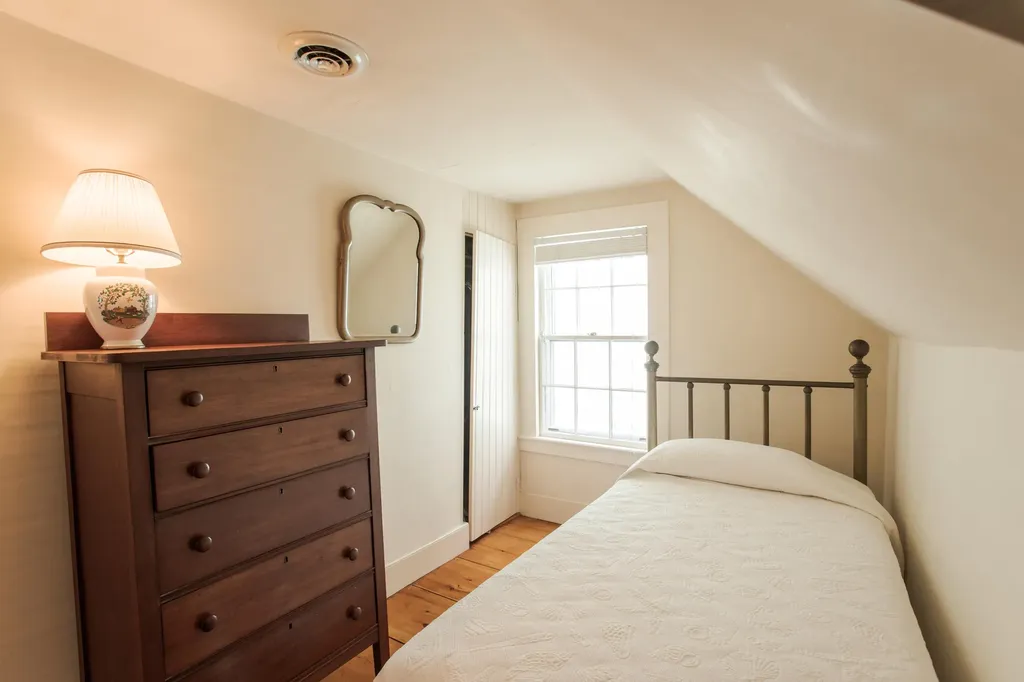 438 York Street York ME 03909