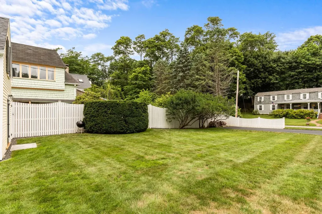 438 York Street York ME 03909
