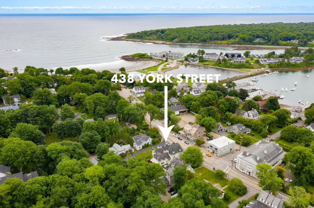 438 York Street York ME 03909