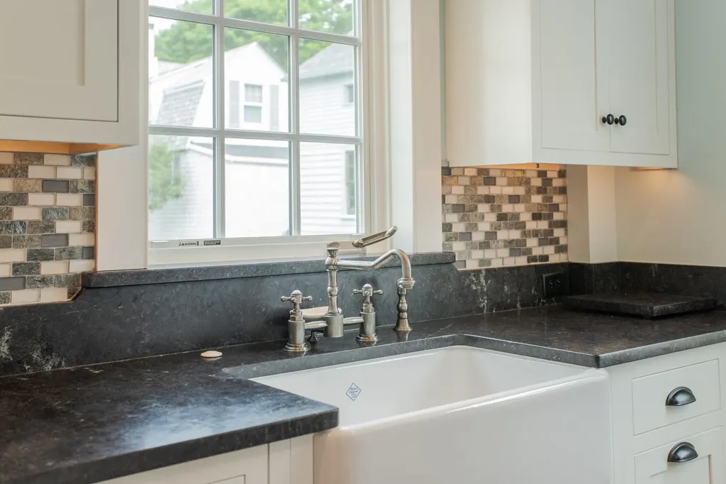438 York Street York ME 03909