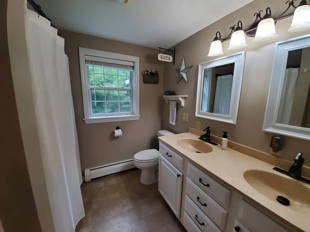 1037 West Road Waterboro ME 04087