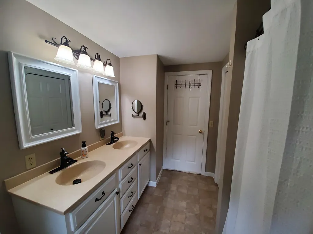 1037 West Road Waterboro ME 04087