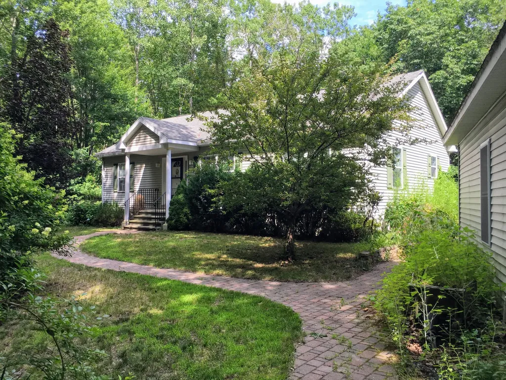 53 Baribeau Drive Brunswick ME 04011