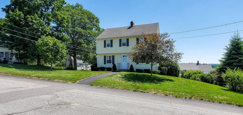28 High Street Hallowell ME 04347
