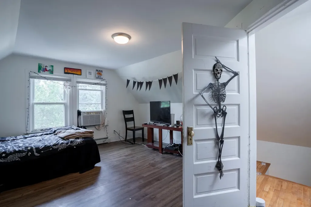 63 Clifton Street Portland ME 04101