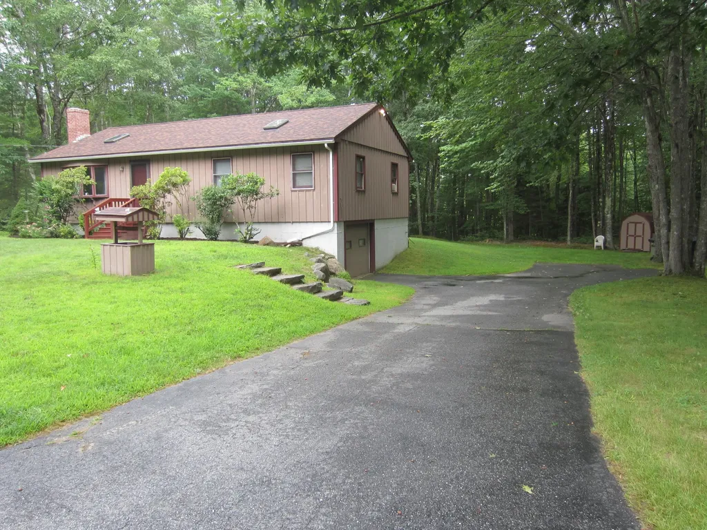 7 Blueberry Lane Topsham ME 04086