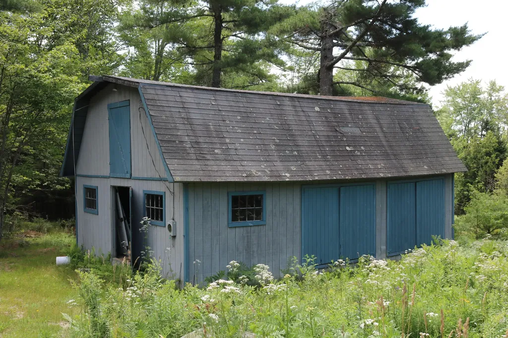31 Donnell Pond Road Franklin ME 04634
