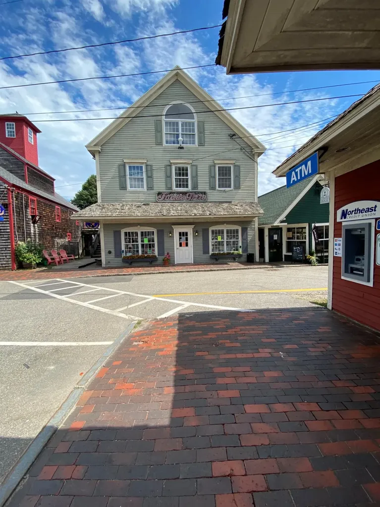 16 Dock Square Kennebunkport ME 04046