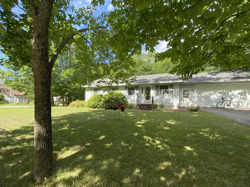 18 Elm Street Dexter ME 04930