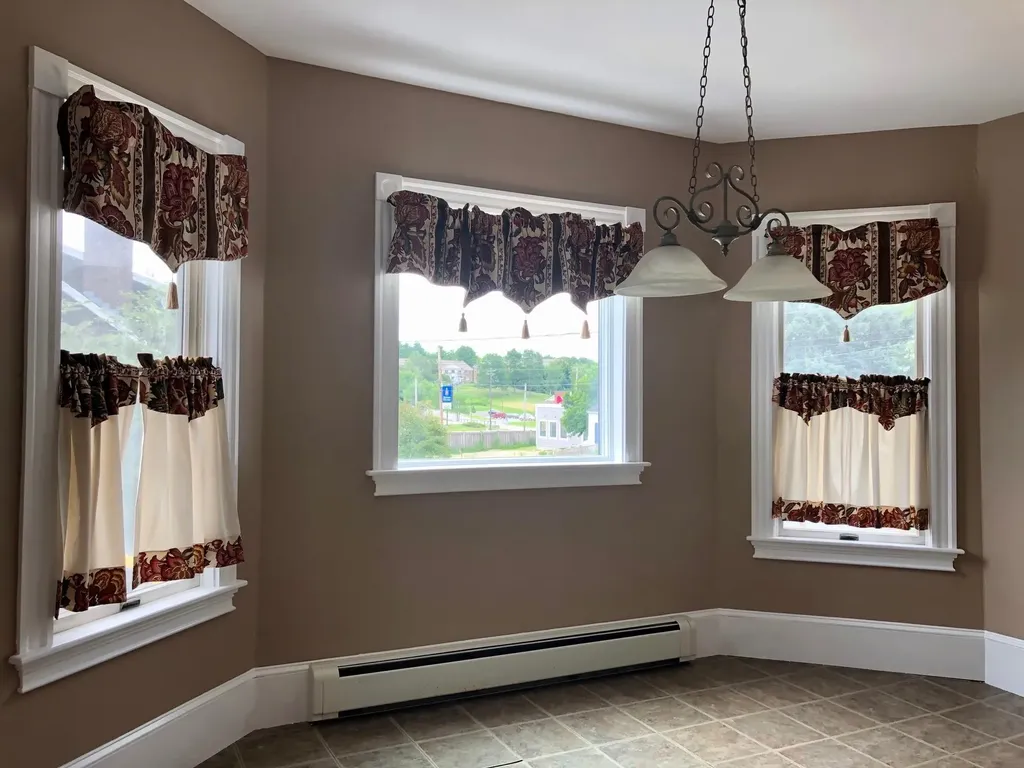 27 W Bates Street Auburn ME 04210