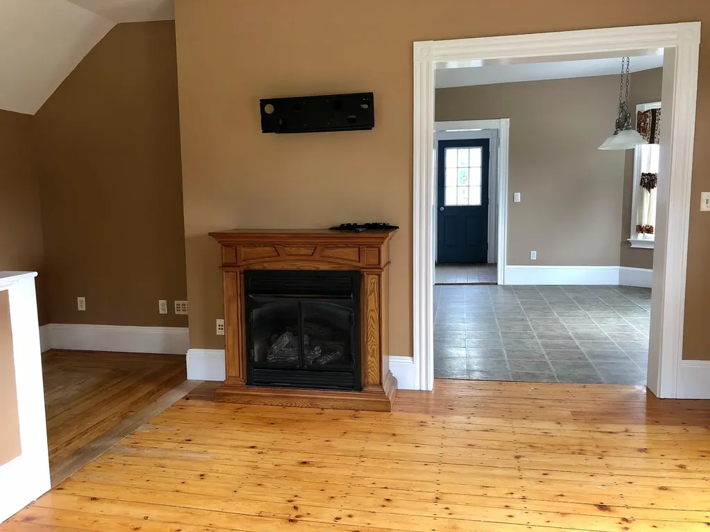 27 W Bates Street Auburn ME 04210