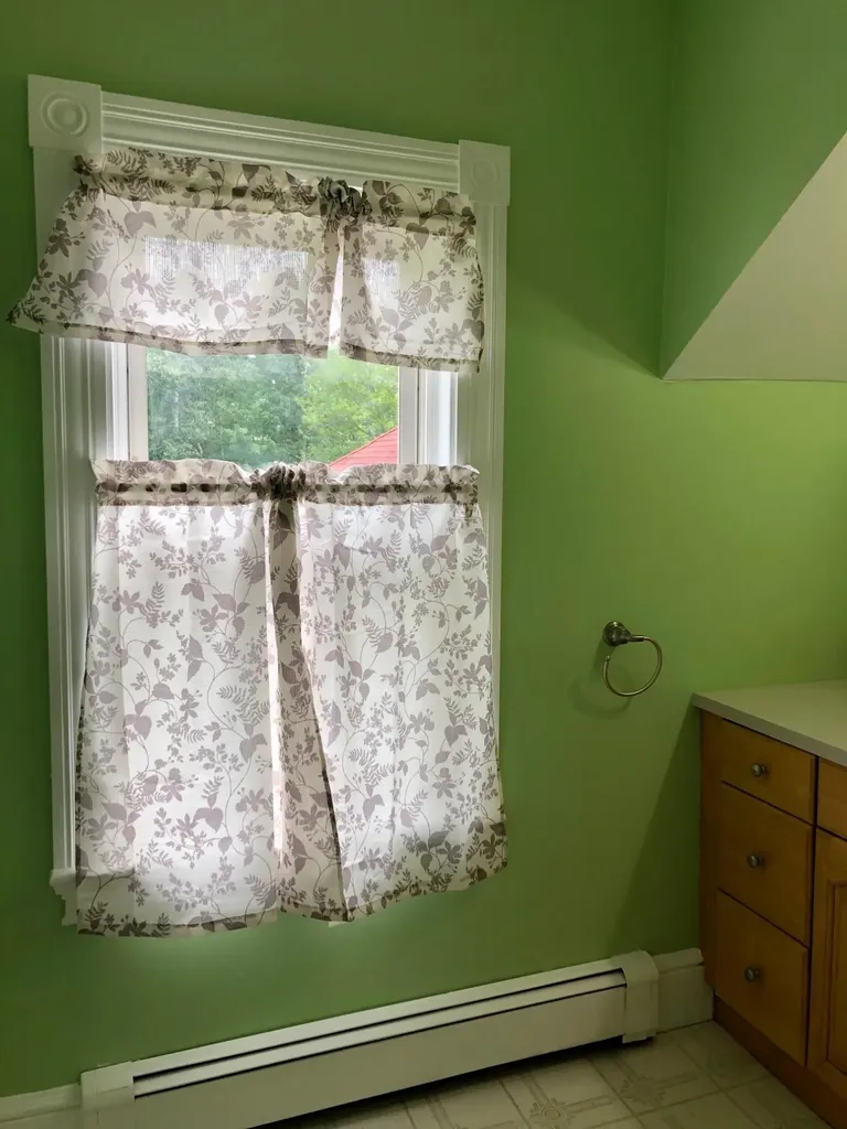 27 W Bates Street Auburn ME 04210