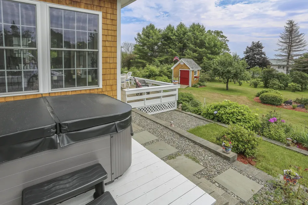 7 Navy Street Searsport ME 04974