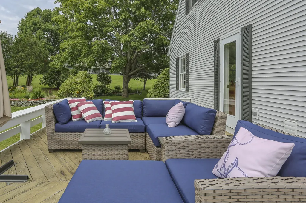 7 Navy Street Searsport ME 04974