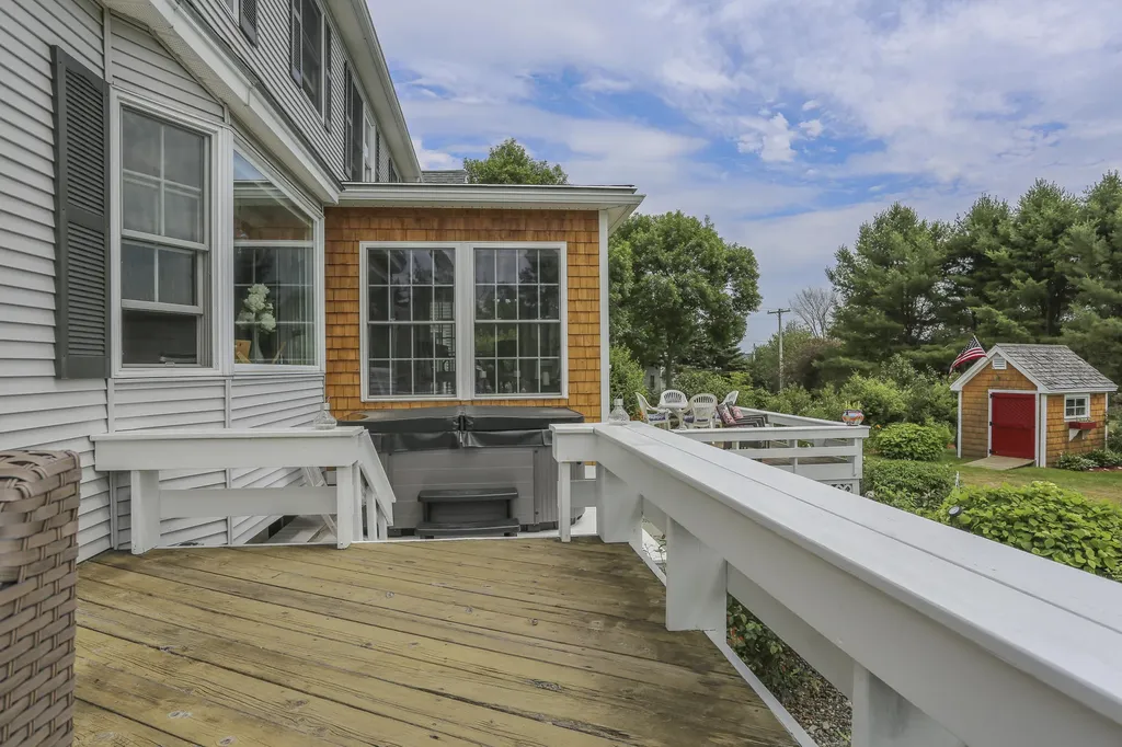 7 Navy Street Searsport ME 04974