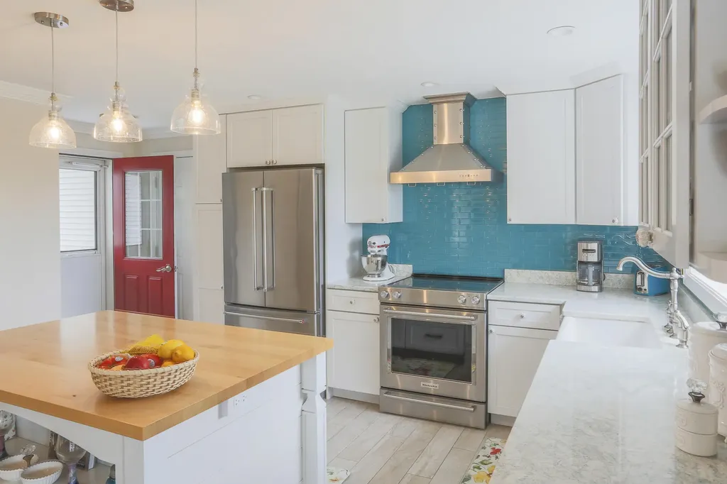 7 Navy Street Searsport ME 04974