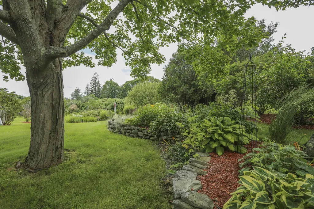 7 Navy Street Searsport ME 04974