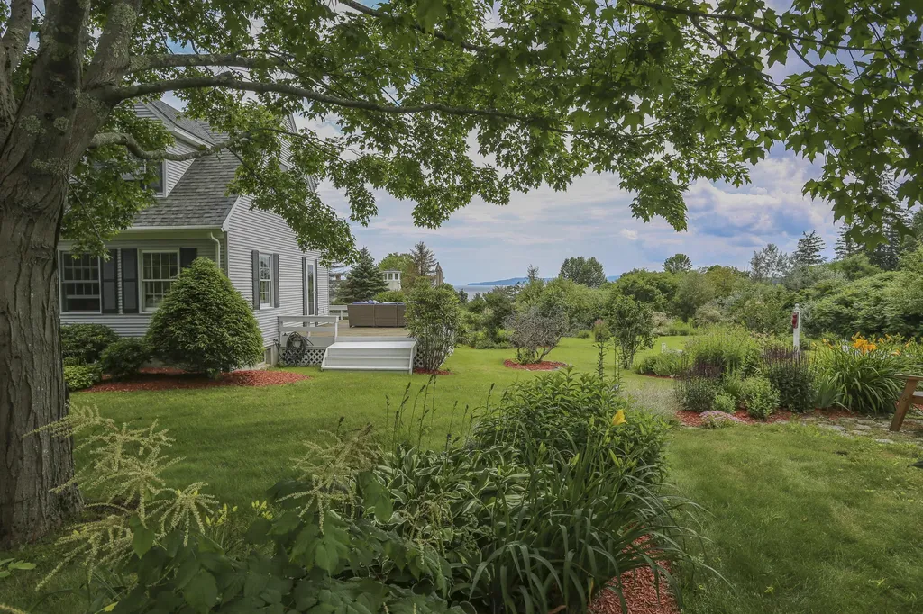7 Navy Street Searsport ME 04974