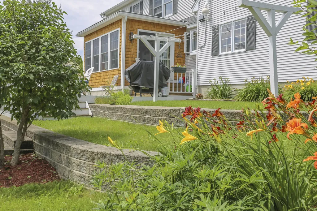 7 Navy Street Searsport ME 04974