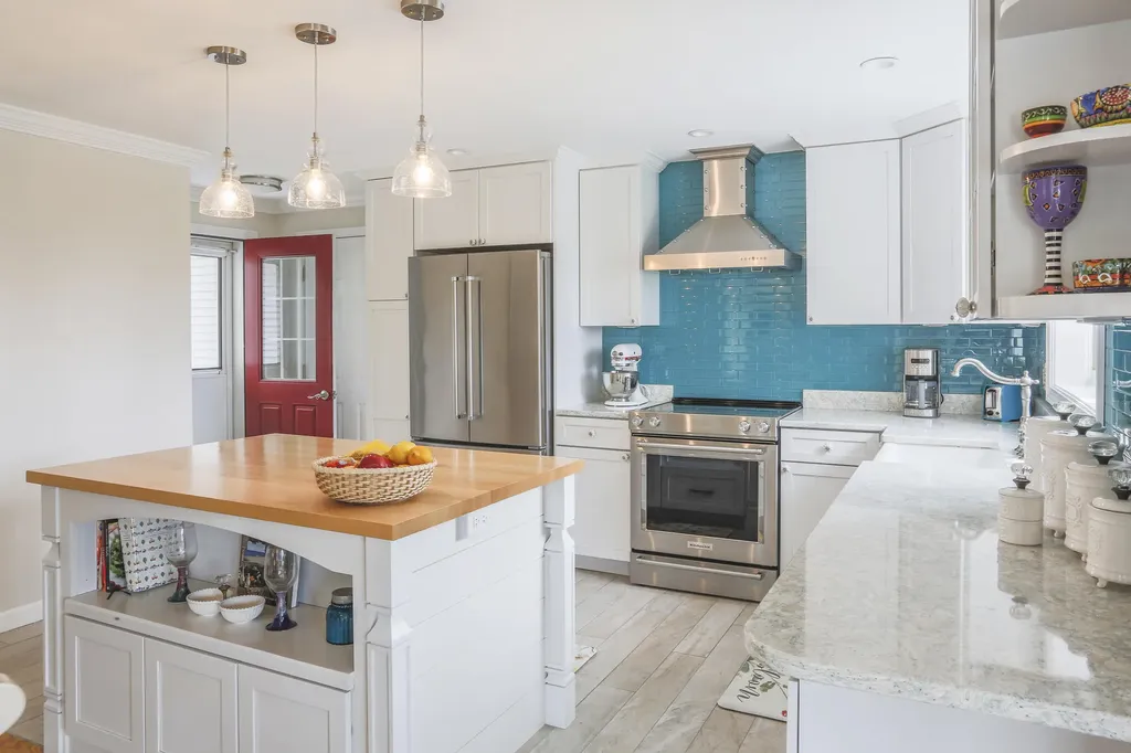 7 Navy Street Searsport ME 04974