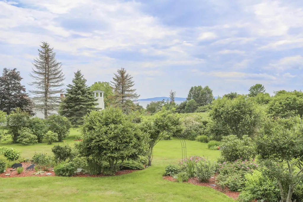 7 Navy Street Searsport ME 04974