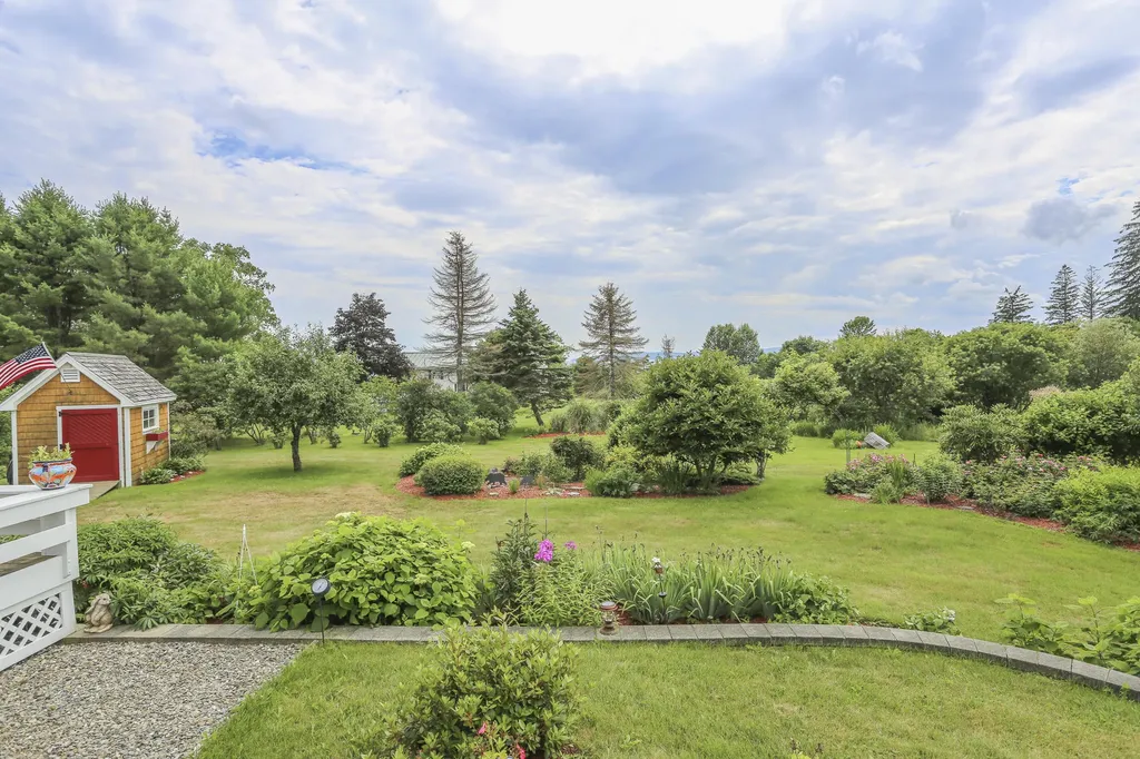 7 Navy Street Searsport ME 04974