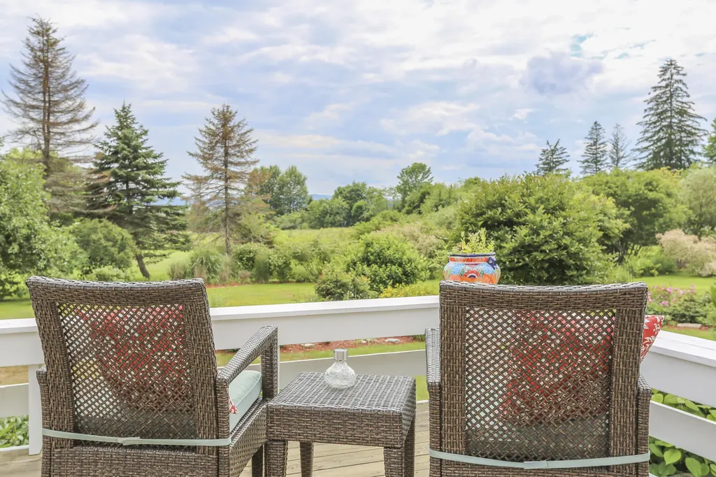 7 Navy Street Searsport ME 04974