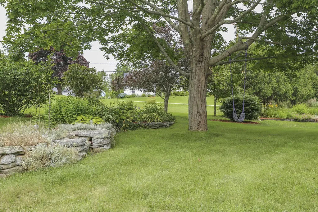 7 Navy Street Searsport ME 04974