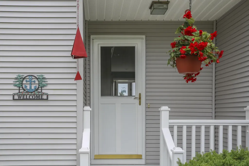 7 Navy Street Searsport ME 04974