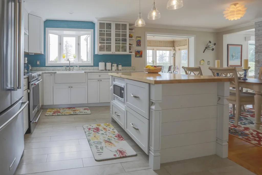 7 Navy Street Searsport ME 04974