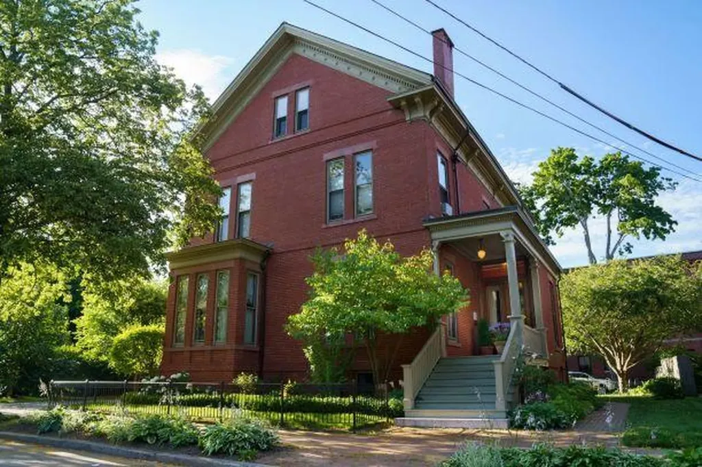 151 Pine Street Portland ME 04102